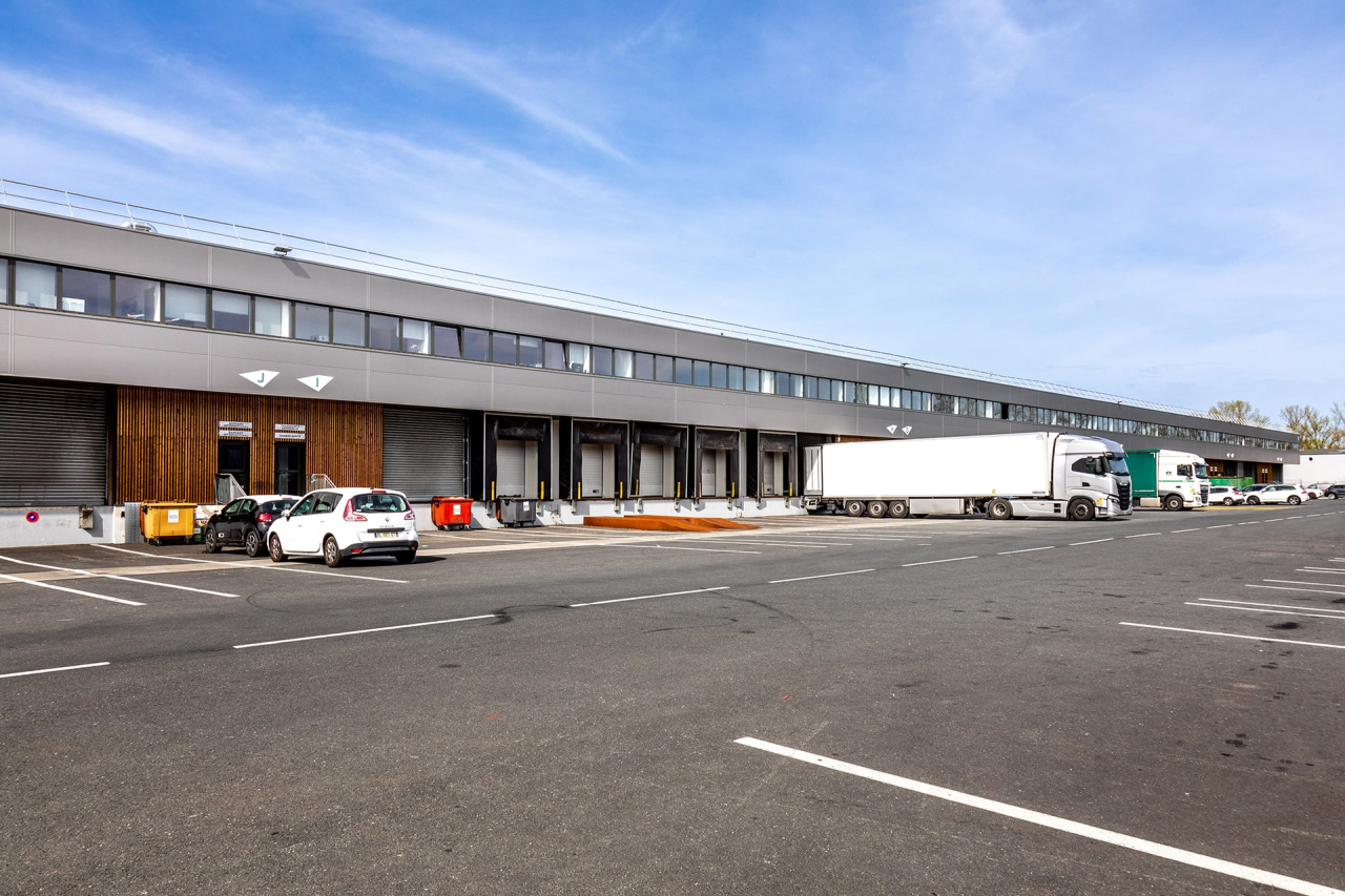 THIRTYSIX 706A6083 min