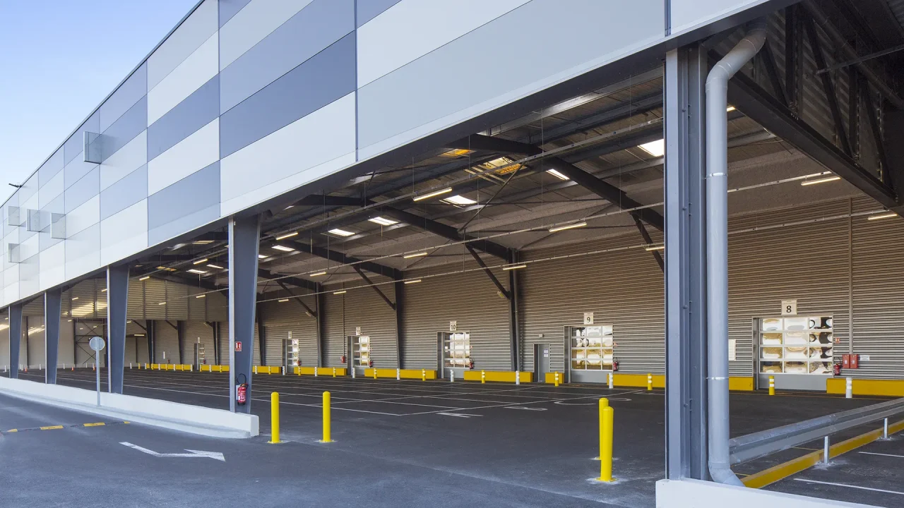 Vectura Last Mile Bouc-Bel-Air plateforme logistique Amazon