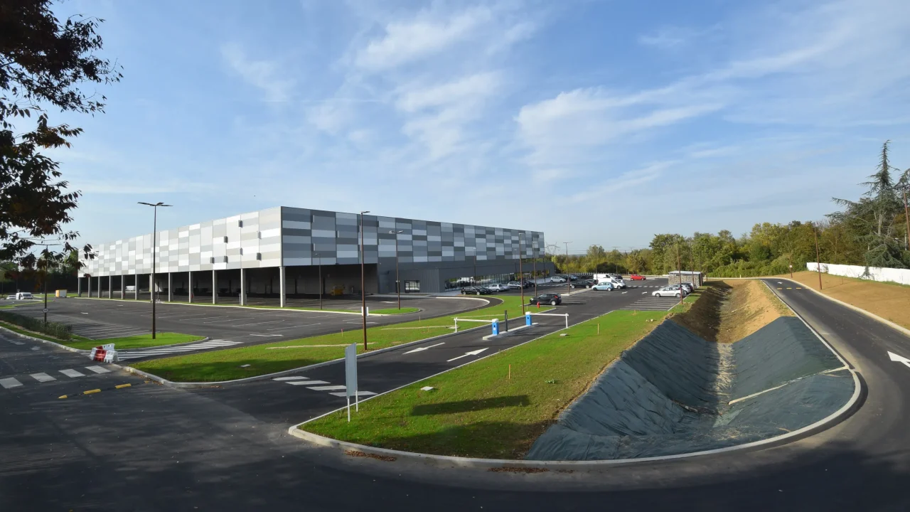 Vectura Last Mile Cergy plateforme logistique dans le Parc de l’Horloge