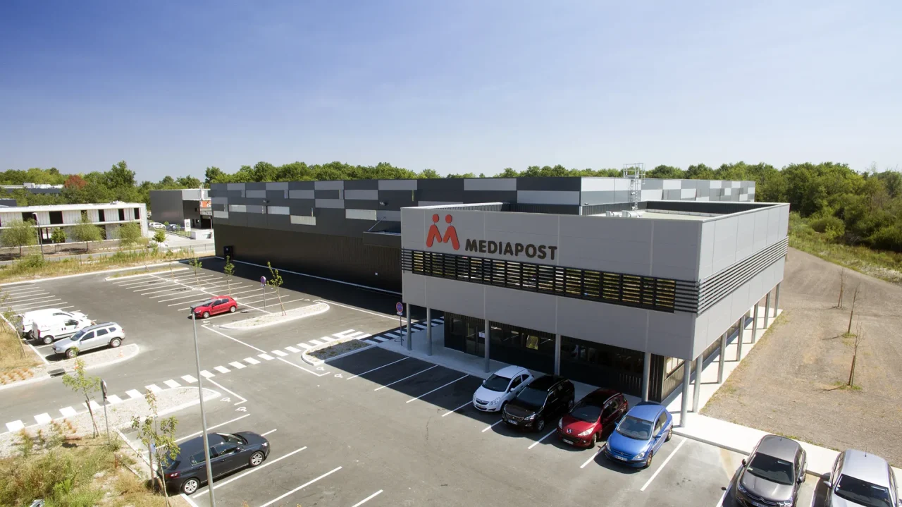 Vue aérienne de la plateforme logistique Médiapost à Mérignac développée par Vectura