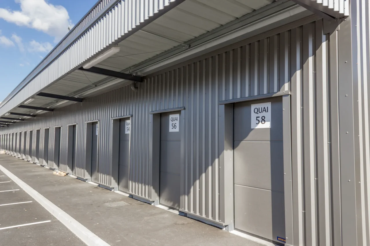 Bâtiment logistique Chronopost dans la zone de Fondeyre à Toulouse