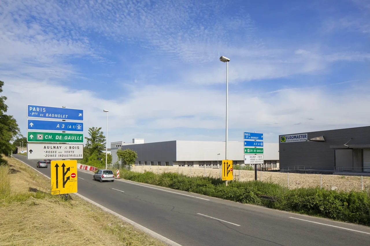 signaletique routiere acces a3 paris charles de gaulle parc activites blanc mesnil