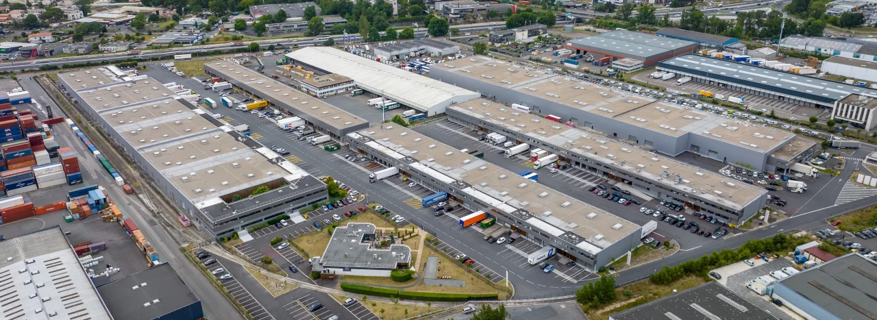 Vue aérienne du parc d’activités Vectura Park à Bruges près de Bordeaux