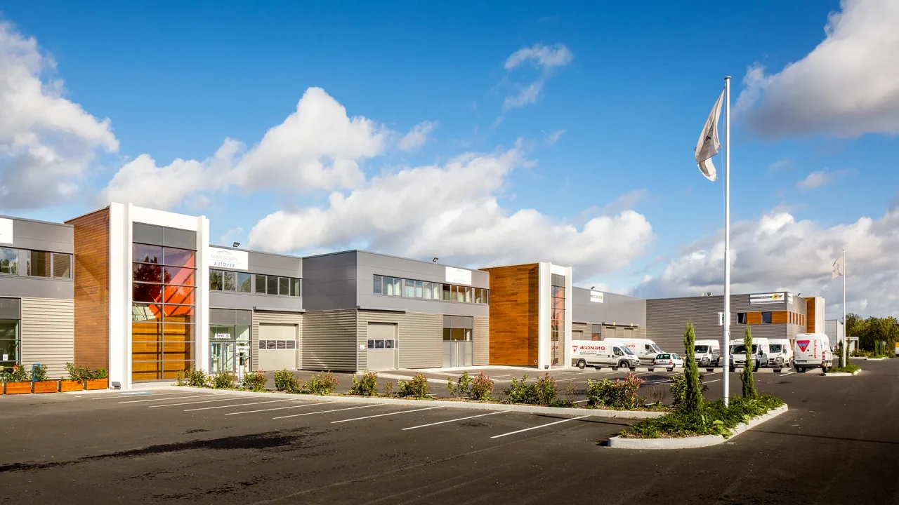 parc activites vectura park saint ouen laumone facade moderne bois metal parkings entreprises