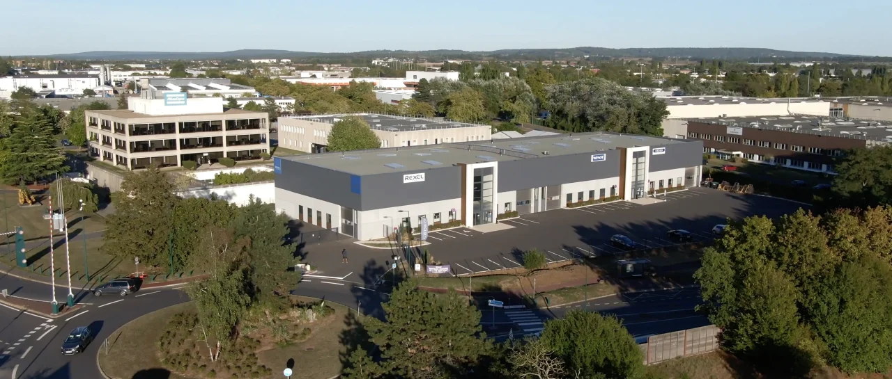 Vue aérienne du parc d’activités Vectura Park dans la zone du Vert Galant à Saint-Ouen-l’Aumône