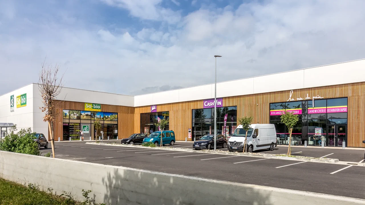 parking clients commerces acces direct cellules commerciales