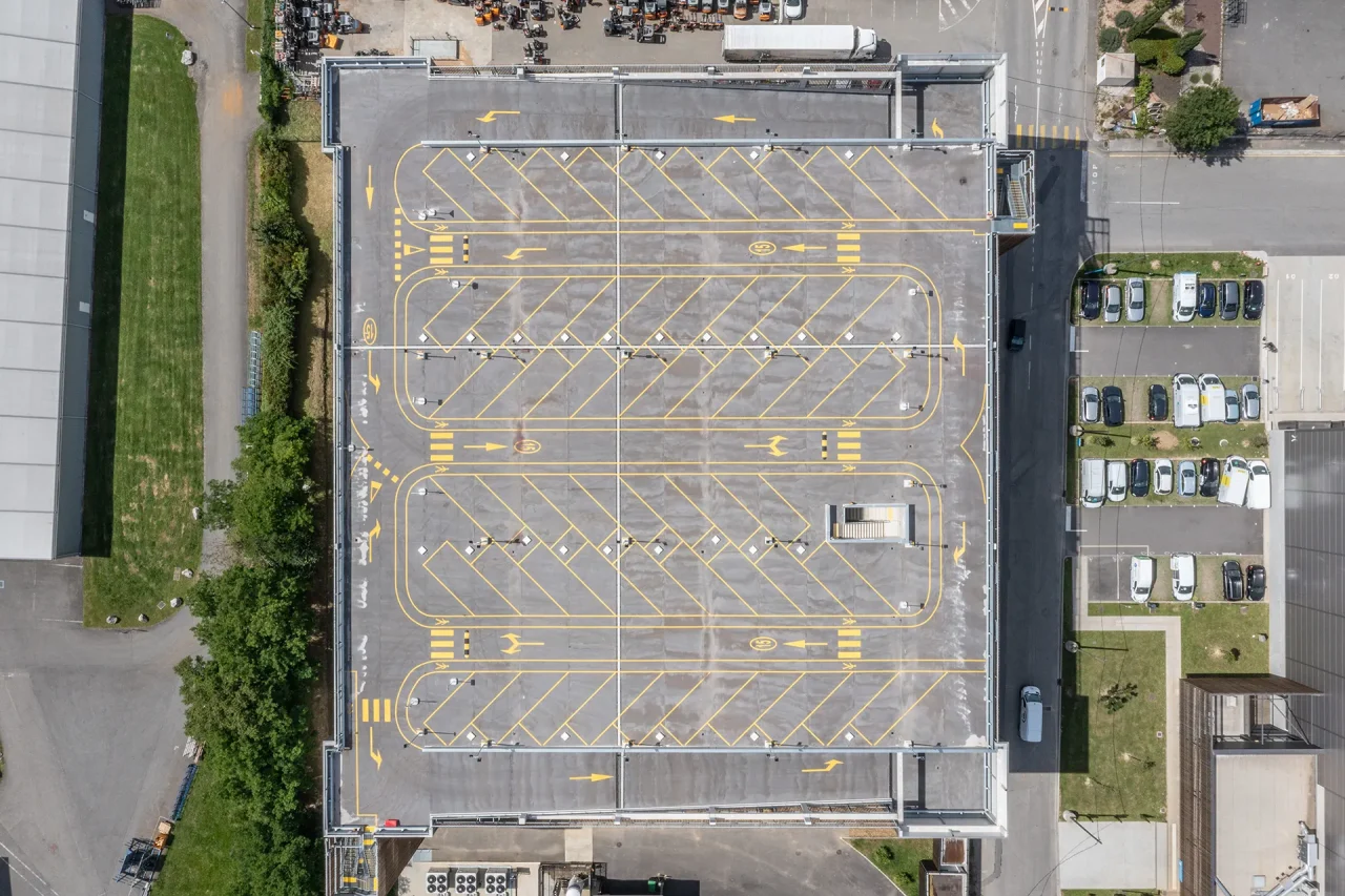 vue zenithale parking silo Toulouse Actisud organisation circulation stationnement marquage au sol