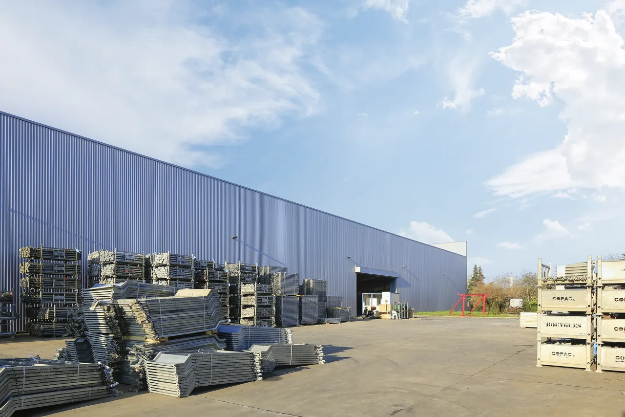 plateforme logistique Beauchamp stockage extérieur matériaux exploitation industrielle